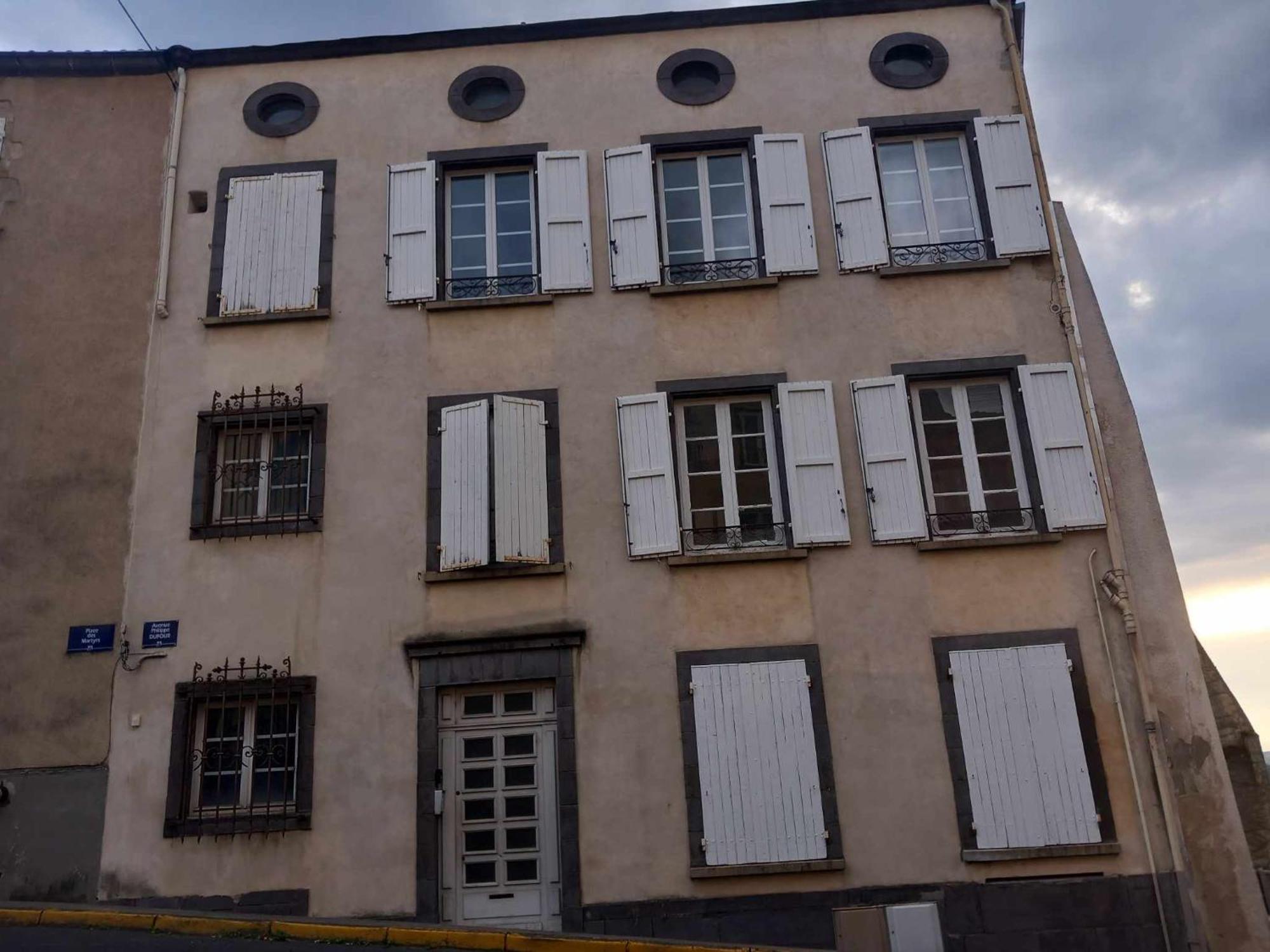 L'Appart De Babou Rez De Chaussee Parking Free Draps Wifi Thiers Esterno foto